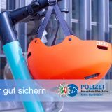 E-Scooter mit Helm