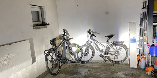 E-Bikes in Garage verschlossen